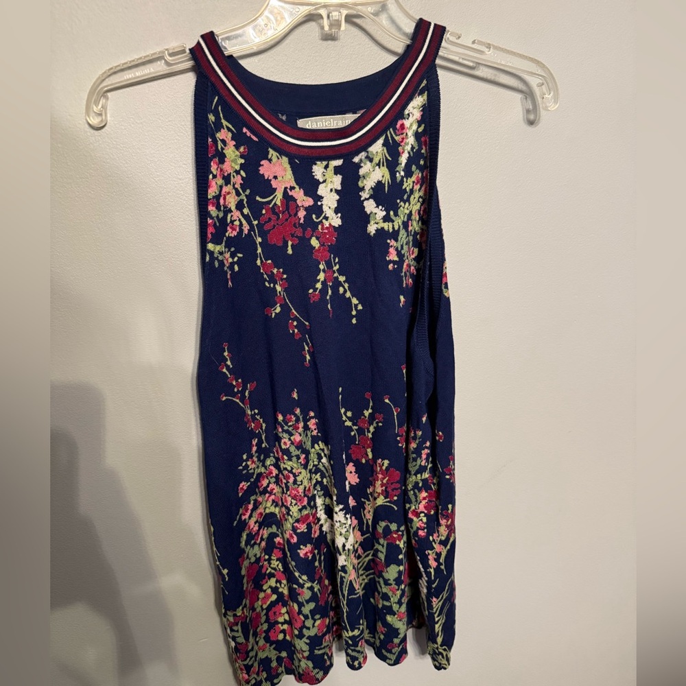 Daniel Rainn Navy Floral Top Size XXL